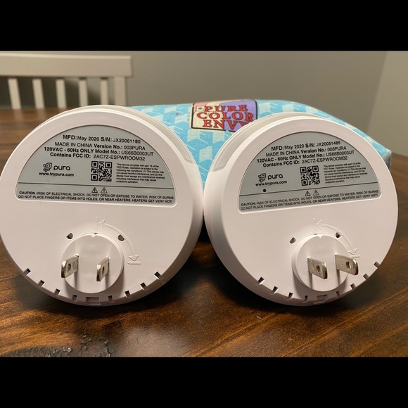 TWO Pura Smart Home Fragrance Diffusers + 4 Scents - Picture 3 of 13